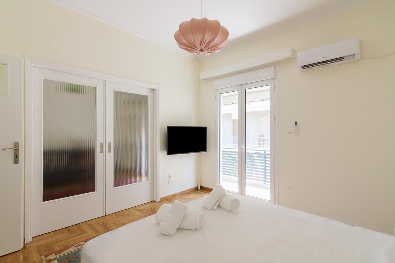 Bright And Spacious 2-Bedrooms Apartment In Atene Esterno foto